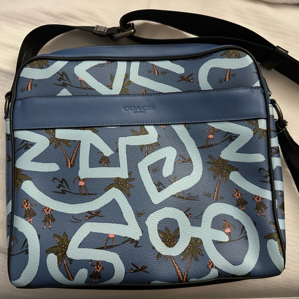 Coach x Keith Haring Hawaiian Print 🌴 Messenger Bag
